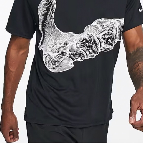 Nike Other - Nike Black Short Sleeve Graphic Tee